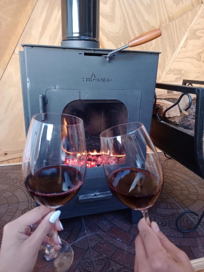 Boreas Ecoluxury Glamping Ел Калафате Екстериор снимка